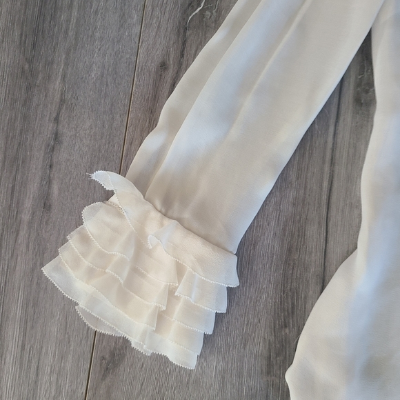 BEBE WHITE RUFFLE BUTTON UP TOP - Picture 3 of 9